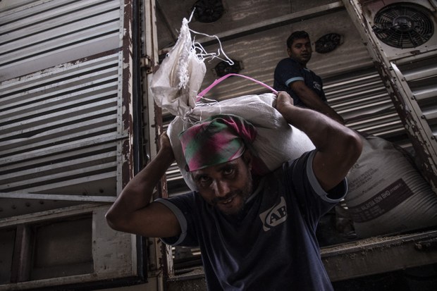 Mahkamah Buruh perintah majikan lunas gaji tertunggak pekerja Bangladesh RM1 juta Mahkamah Buruh perintah majikan lunas gaji tertunggak pekerja Bangladesh RM1 juta