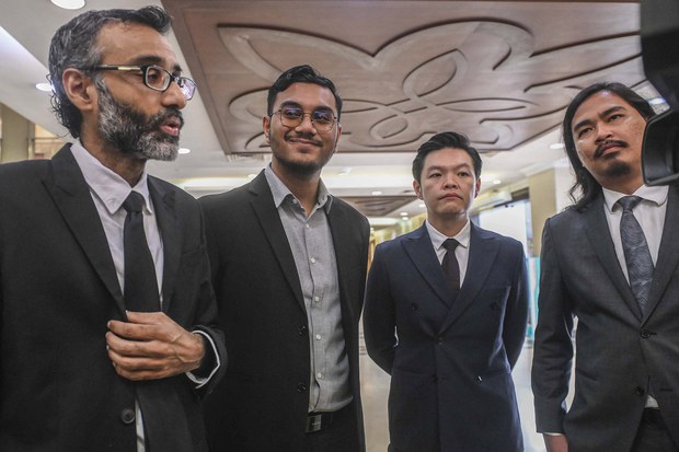 Pengarah dan produser filem Mentega Terbang didakwa di Mahkamah Pengarah dan produser filem Mentega Terbang didakwa di Mahkamah
