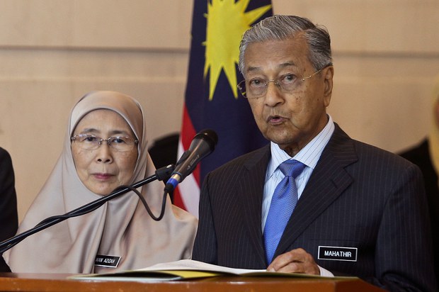 180530-MY-mahathir-1000.jpg