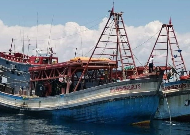 200817-MY-VN-boat-620.jpg