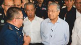 191104-MY-JhoLow-960.jpg