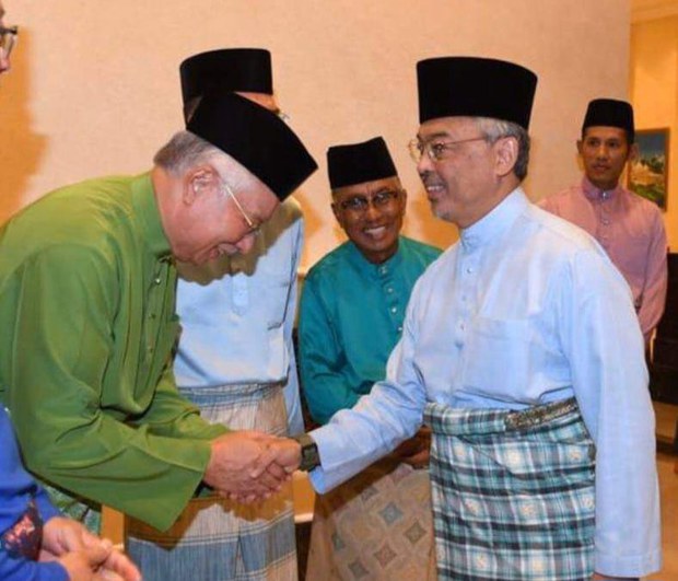 Sumber: Permohonan Najib Razak yang kini dipenjara ‘cabaran’ buat Lembaga Pengampunan Sumber: Permohonan Najib Razak yang kini dipenjara ‘cabaran’ buat Lembaga Pengampunan