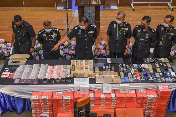 Malaysia Tumpas Sindiket Penipuan Ada Kaitan Ketua Kongsi Gelap Disenarai Hitam AS Malaysia Tumpas Sindiket Penipuan Ada Kaitan Ketua Kongsi Gelap Disenarai Hitam AS