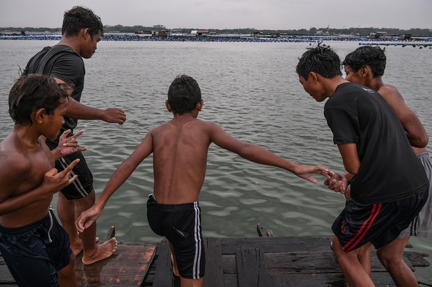 Kerajaan Malaysia selesai kes kematian lima anak Orang Asli di luar mahkamah Kerajaan Malaysia selesai kes kematian lima anak Orang Asli di luar mahkamah
