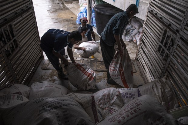 Malaysia perketatkan semula peraturan kemasukan pekerja asing ekoran lambakan Malaysia perketatkan semula peraturan kemasukan pekerja asing ekoran lambakan