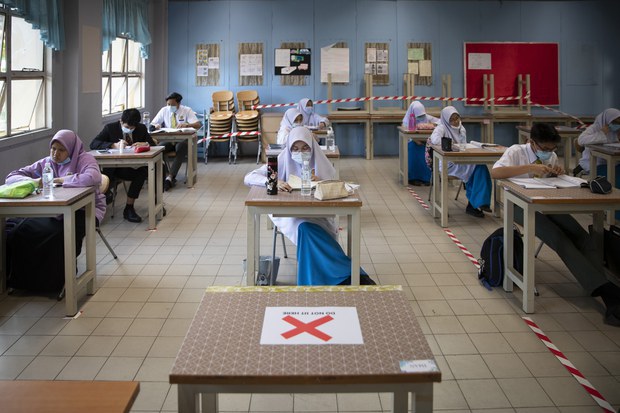 Tiga bekas pelajar sekolah menengah menang kes saman terhadap guru tidak hadir kelas