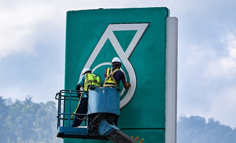 MY-petronas3.jpg