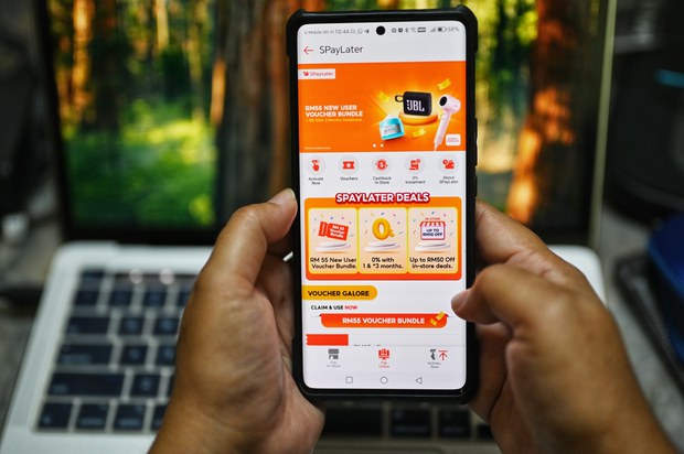 Skim 'beli dulu, bayar kemudian' jerat orang muda Malaysia dengan hutang Skim 'beli dulu, bayar kemudian' jerat orang muda Malaysia dengan hutang
