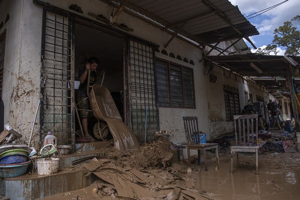 Perdana Menteri Akui Kepincangan Dalam Perlaksanaan Misi Selamat Mangsa Banjir Perdana Menteri Akui Kepincangan Dalam Perlaksanaan Misi Selamat Mangsa Banjir