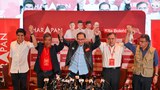 PRU Malaysia tiada pemenang jelas, dua blok pembangkang bersaing sengit