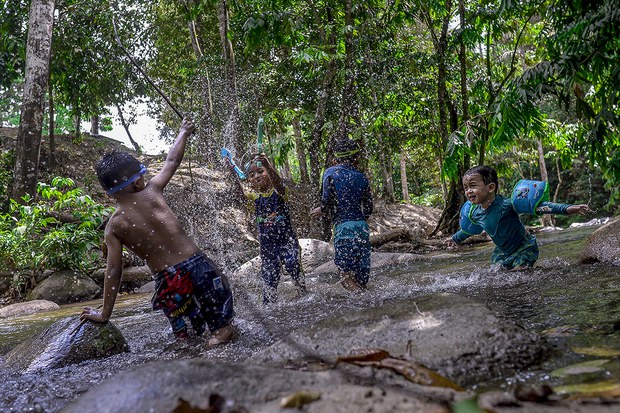 Putrajaya Fail Notis Rayuan Ketepi Keputusan Mahkamah Benar Wariskan Kerakyatan Kepada Anak Putrajaya Fail Notis Rayuan Ketepi Keputusan Mahkamah Benar Wariskan Kerakyatan Kepada Anak