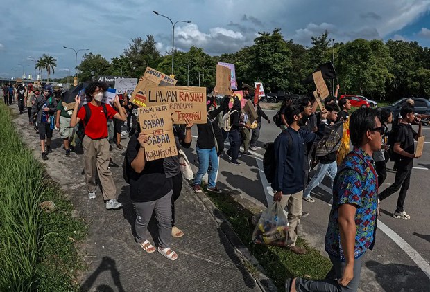 Mahasiswa Sabah sambut tahun baharu dengan tuntutan henti rasuah Mahasiswa Sabah sambut tahun baharu dengan tuntutan henti rasuah