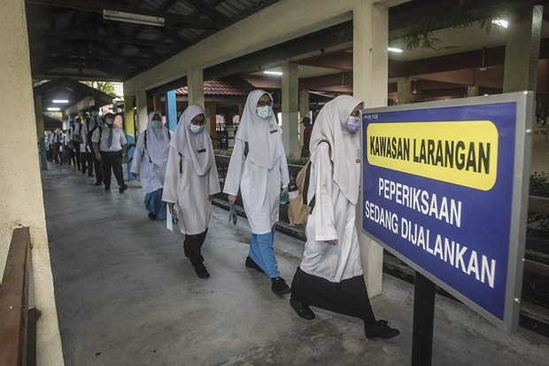 Malaysia Mula Vaksinasi Golongan Remaja Dengan Pfizer Malaysia Mula Vaksinasi Golongan Remaja Dengan Pfizer