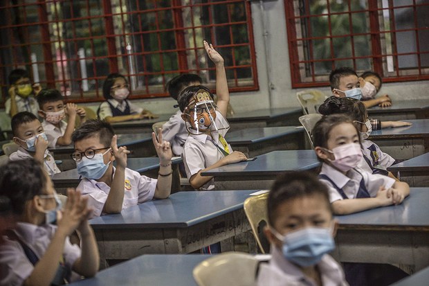 Sekolah Cina terima dana syarikat minuman keras jadi perdebatan