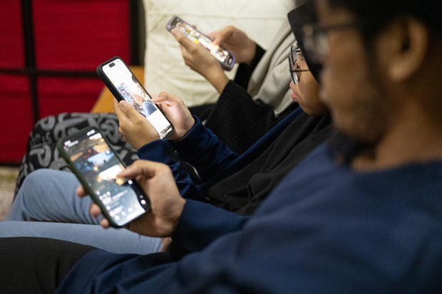 Platform media sosial wajib mohon lesen setiap tahun, bendung jenayah siber Platform media sosial wajib mohon lesen setiap tahun, bendung jenayah siber