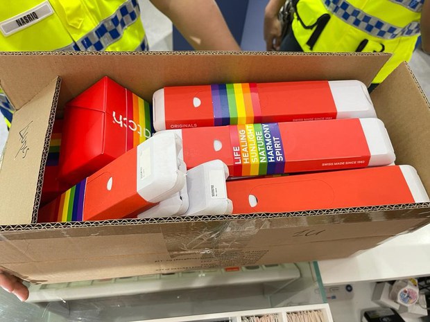 Swatch saman kerajaan Malaysia rampas jam tangan siri koleksi ‘Pride’