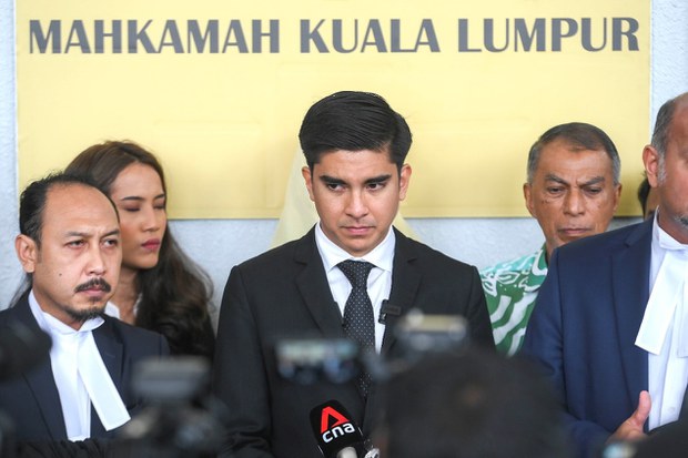 Rasuah: Mahkamah Malaysia jatuhi hukuman penjara tujuh tahun, sebat terhadap bekas menteri Rasuah: Mahkamah Malaysia jatuhi hukuman penjara tujuh tahun, sebat terhadap bekas menteri