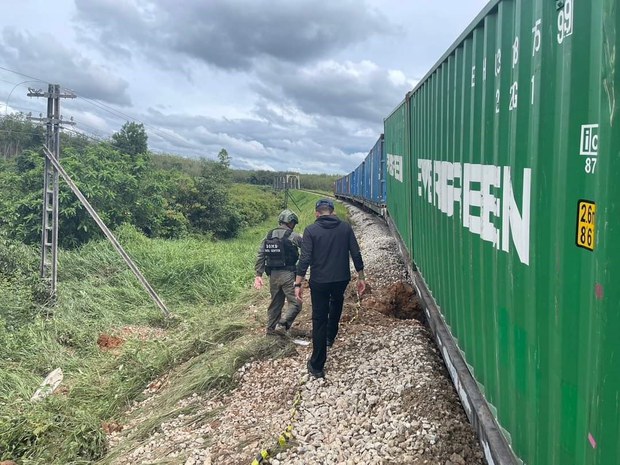 Letupan bom bunuh, cederakan pekerja kereta api di Selatan Thailand