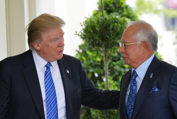 Laporan nyatakan Najib dan delegasi Malaysia berbelanja mewah di hotel Washington milik Trump