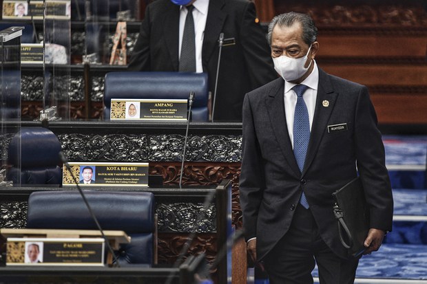 Ahmad Zahid: Ahli Parlimen UMNO Tarik Balik Sokongan Terhadap Kerajaan Muhyiddin Ahmad Zahid: Ahli Parlimen UMNO Tarik Balik Sokongan Terhadap Kerajaan Muhyiddin