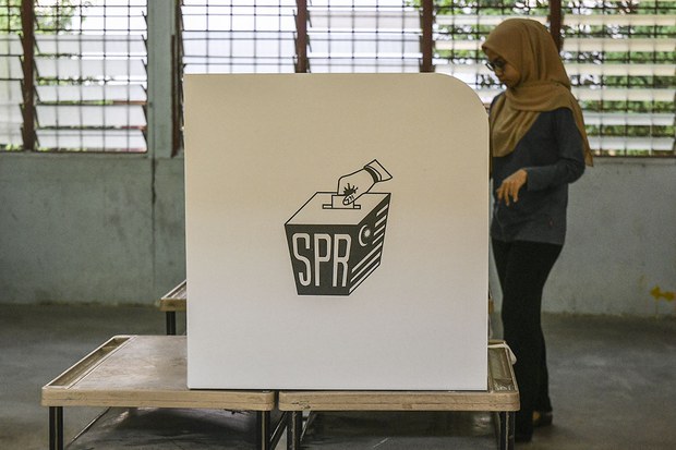 Rakyat Malaysia di Luar Negara Akan Didaftarkan Secara Automatik Sebagai Pengundi Rakyat Malaysia di Luar Negara Akan Didaftarkan Secara Automatik Sebagai Pengundi