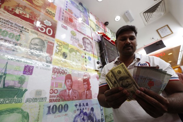 190822-MY-dollars-ringgit-1000.jpg 190822-MY-dollars-ringgit-1000.jpg