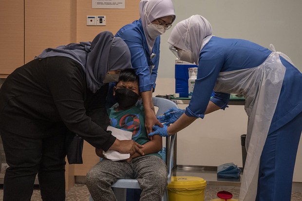 Malaysia Mula Vaksinasi Kanak-Kanak, Beri Jaminan Tiada Paksaan