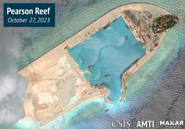 Vietnam 'semakin ligat' bina pulau buatan manusia di Laut China Selatan Vietnam 'semakin ligat' bina pulau buatan manusia di Laut China Selatan