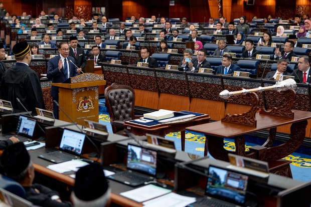 PM Malaysia perjelas isu pengampunan diraja, sangkal dakwaan pembangkang