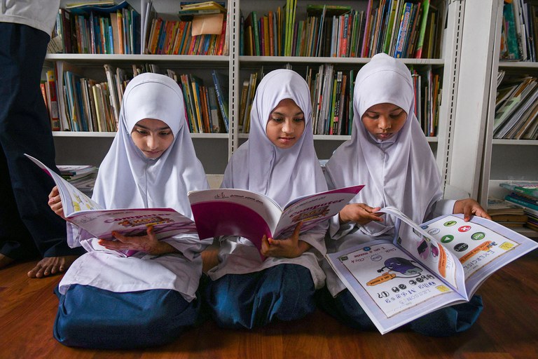 ROHINGYA_STUDENT_01.jpg