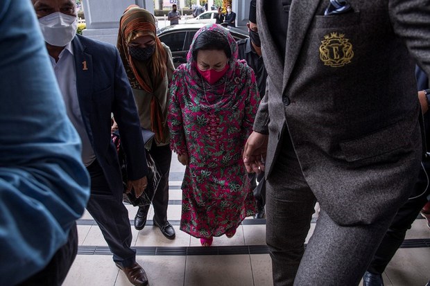 Rosmah Mansor mohon hakim digugurkan sebelum keputusan kes rasuah projek solar Rosmah Mansor mohon hakim digugurkan sebelum keputusan kes rasuah projek solar