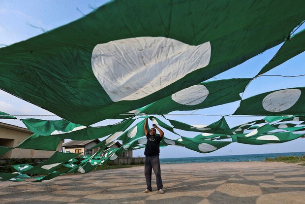 180420-MY-flag2.jpg