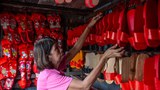 Wanita Melaka kekalkan tradisi 100 tahun pembuatan terompah