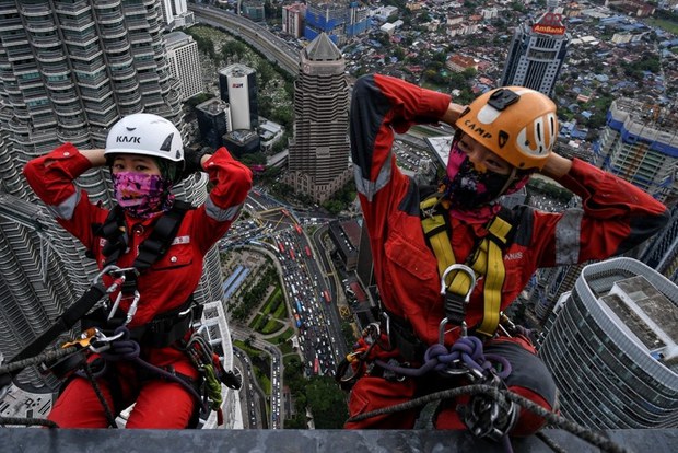 190115-MY-skycraper-ss-01.jpg