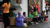 TH-MY-beggars-1000