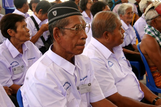 TH-elderly-1000 TH-elderly-1000