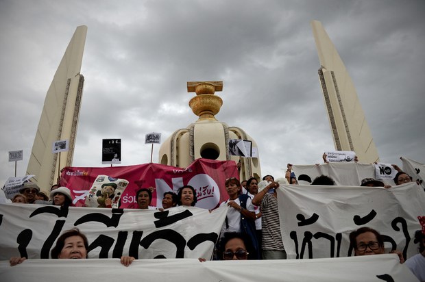 TH-politics-protest-1000 TH-politics-protest-1000