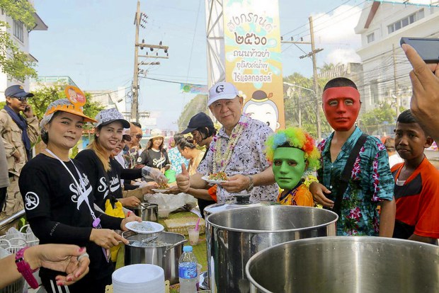 TH-songkran5