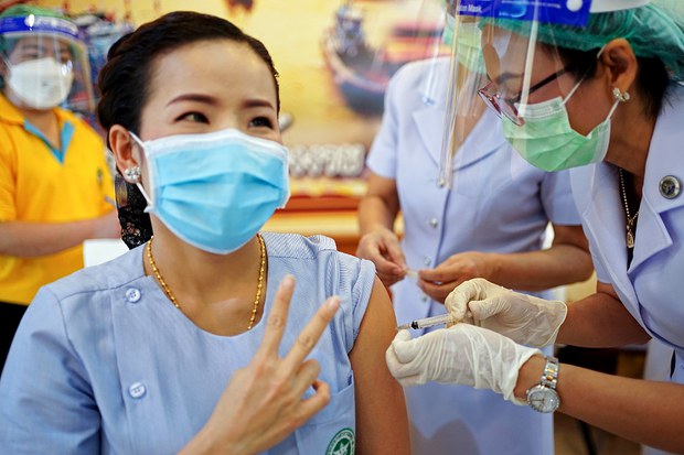 สาธารณสุข เตรียมฉีดวัคซีนให้นายกฯ และ ครม.