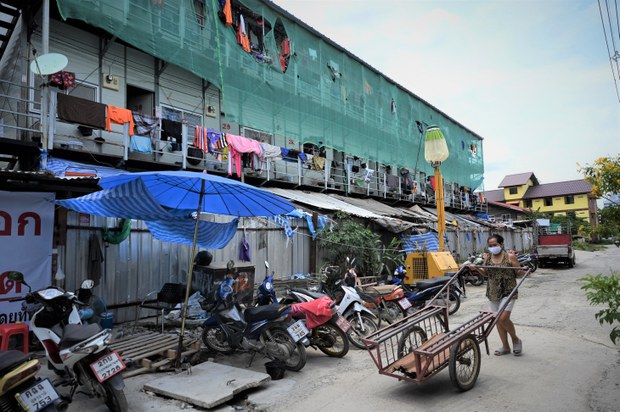 บุคลากรสาธารณสุขร้องรัฐนำเข้าวัคซีนโควิด-19 ชนิด mRNA 100 ล้านโดส ปีนี้